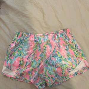 Lilly Pulitzer Women's Shorts - S